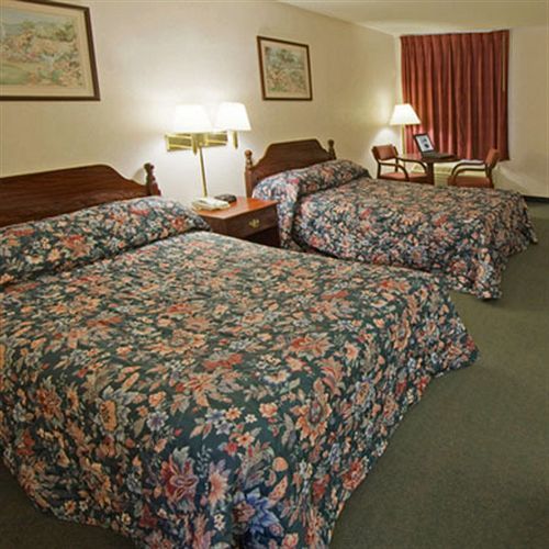 Shelaine Inn Jeffersonville Экстерьер фото