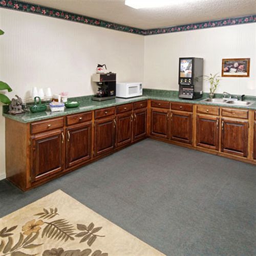 Shelaine Inn Jeffersonville Экстерьер фото